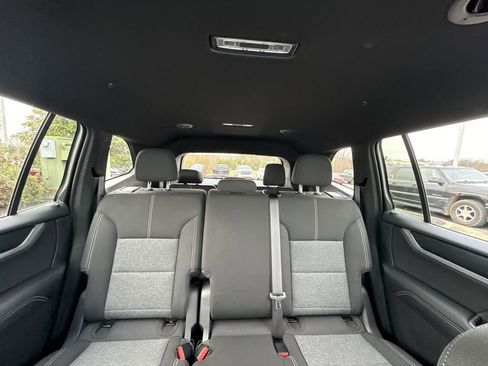 Certified 2025 GMC Acadia Elevation image 28