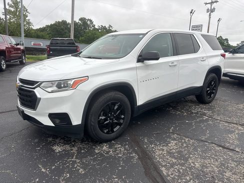 Used 2019 Chevrolet Traverse LS FWD image 1