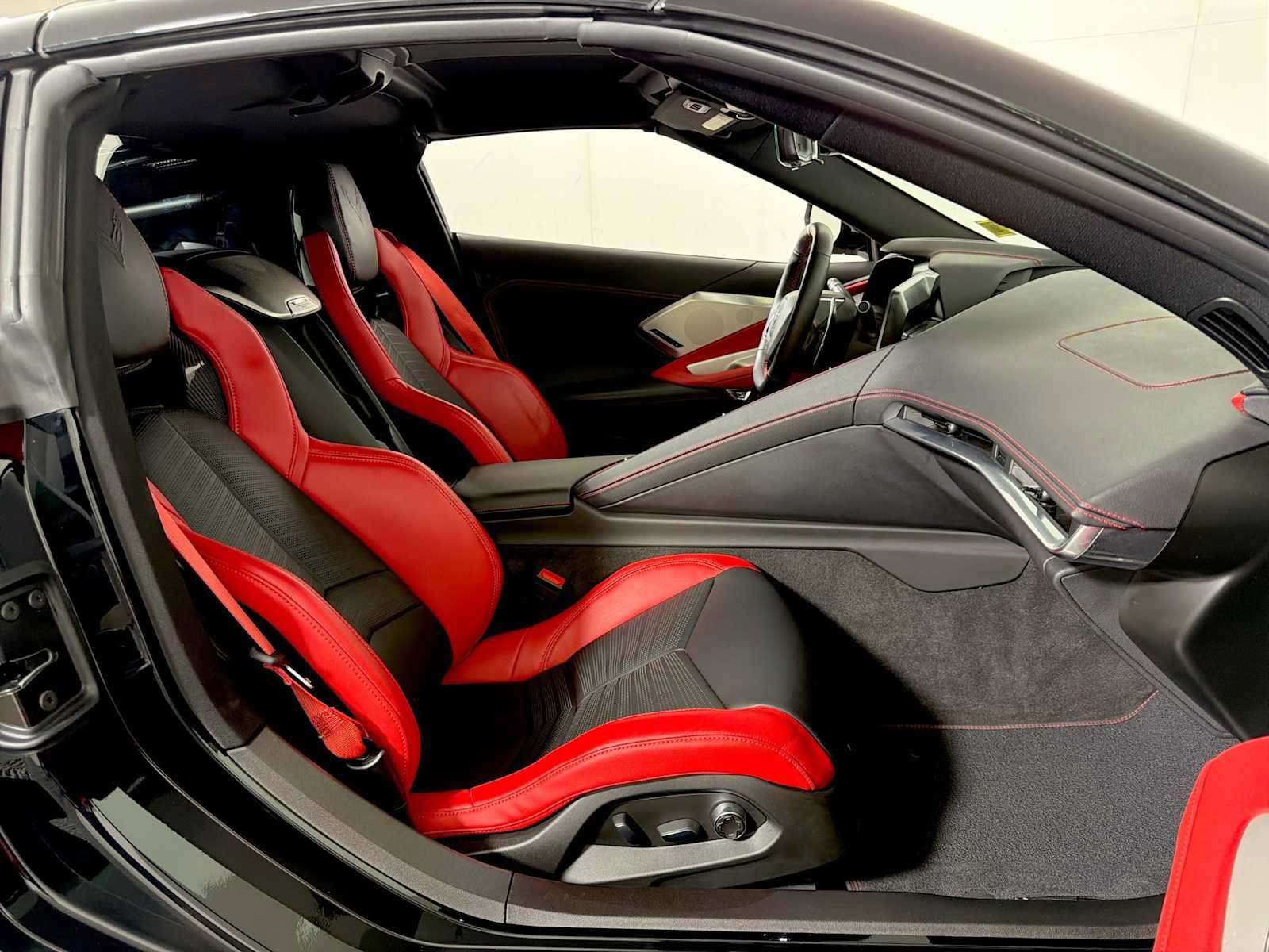 Used 2023 Chevrolet Corvette Stingray Preferred Cpe w/ Z51 Performance Package RWD image 22
