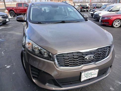 Used 2019 Kia Sorento LX w/ LX Convenience Package image 12