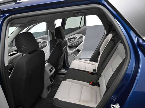 Used 2022 GMC Terrain SLE w/ Driver Convenience Package image 12