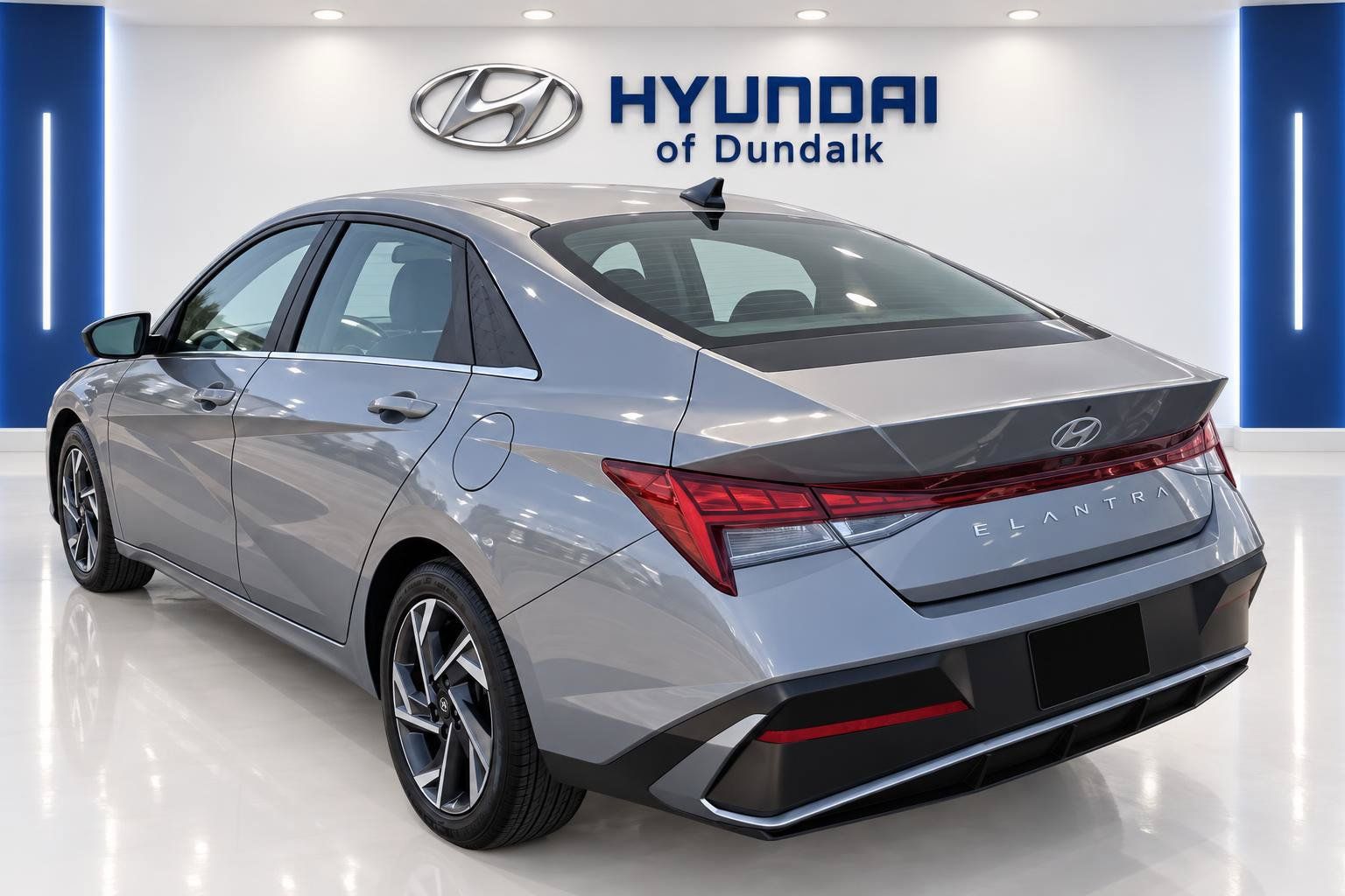 Used 2024 Hyundai Elantra SEL w/ Convenience Package FWD image 2