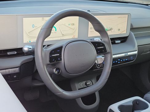 Certified 2024 Hyundai Ioniq 5 SEL RWD image 9