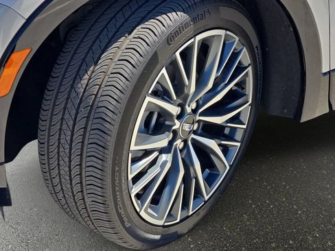 Used 2025 Cadillac XT4 Sport FWD image 35