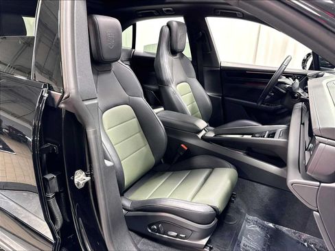 Used 2026 Porsche Macan 4S Electric AWD/4WD image 29