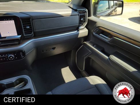 Used 2022 Chevrolet Silverado 1500 LT AWD/4WD image 20
