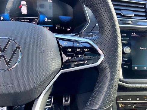 Used 2024 Volkswagen Tiguan SE R-Line image 24