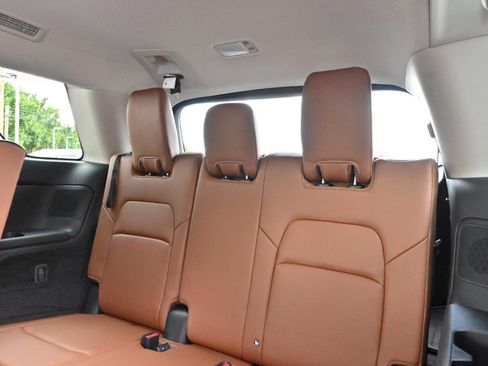 Used 2023 Nissan Pathfinder Platinum w/ Cargo Package AWD/4WD image 21