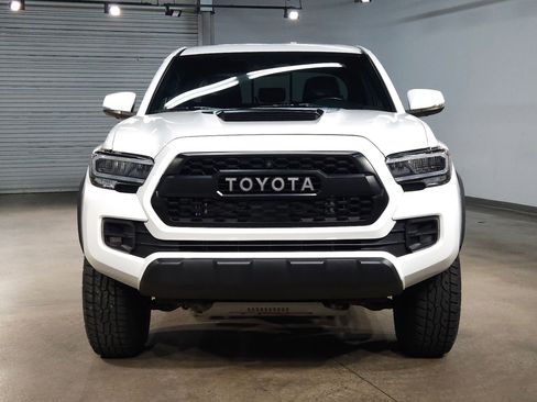 Used 2023 Toyota Tacoma TRD Pro image 2