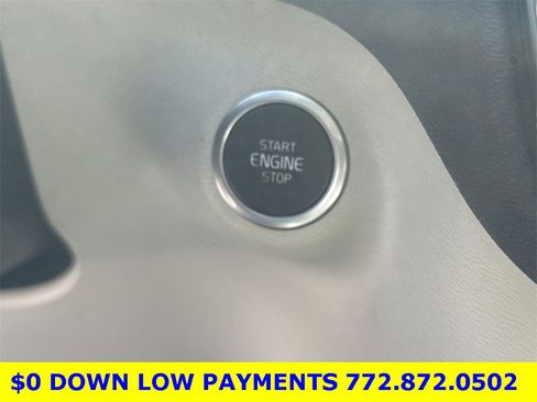 Used 2021 Volvo XC40 T5 Momentum w/ Protection Package Premier image 26