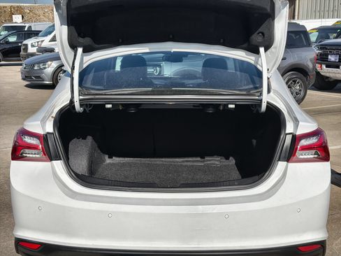 Used 2024 Chevrolet Malibu LT FWD image 23