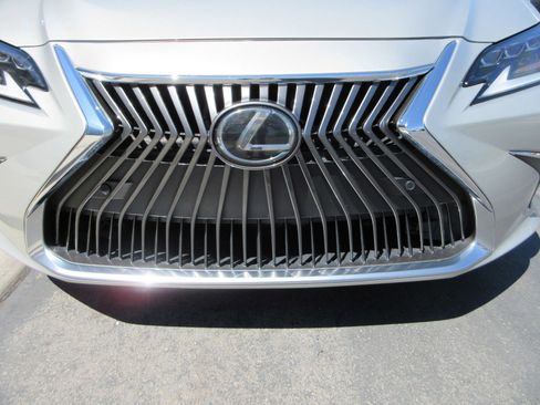 Used 2019 Lexus ES 350 w/ Accessory Package 2 FWD image 15