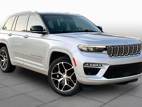 Used 2022 Jeep Grand Cherokee Summit AWD/4WD image 3