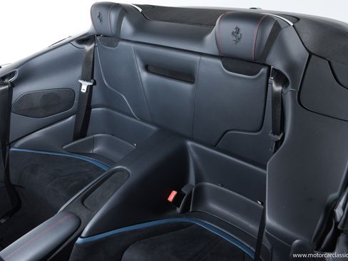 Used 2025 Ferrari Roma Spider RWD image 27