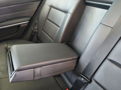 Used 2016 Mercedes-Benz E 350 4MATIC Wagon image 29