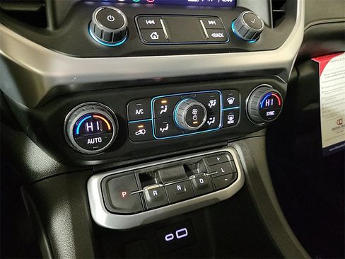 Certified 2023 GMC Acadia SLE w/ Driver Convenience Package image 21