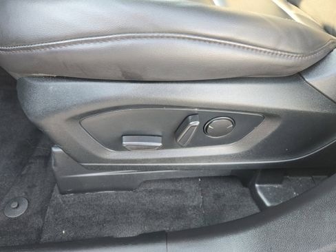 Certified 2022 Ford Explorer XLT w/ Equipment Group 202A image 12