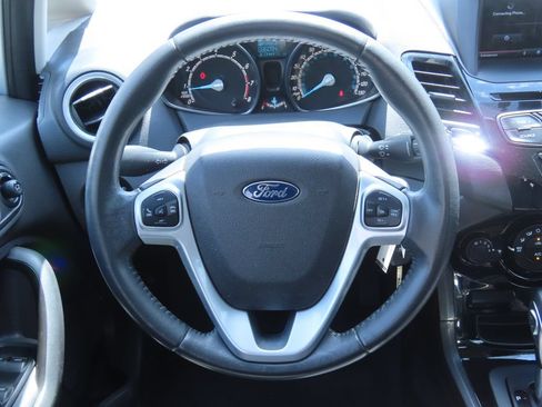 Used 2014 Ford Fiesta SE w/ Equipment Group 201A FWD image 6