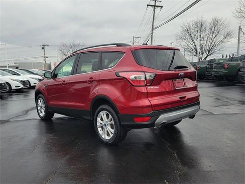 Used 2017 Ford Escape SE w/ Equipment Group 201A image 5