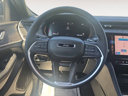 New 2026 Jeep Grand Cherokee L 2WD image 13