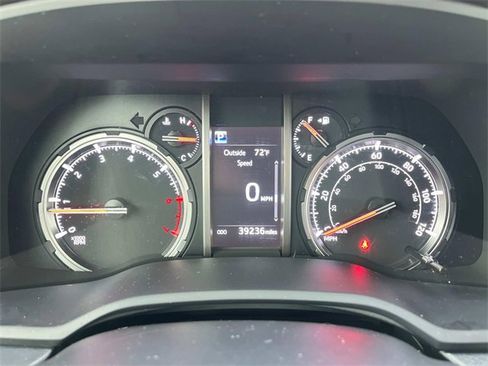 Used 2024 Toyota 4Runner TRD Off-Road image 36
