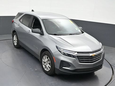 Used 2023 Chevrolet Equinox LS w/ LS Convenience Package FWD image 24