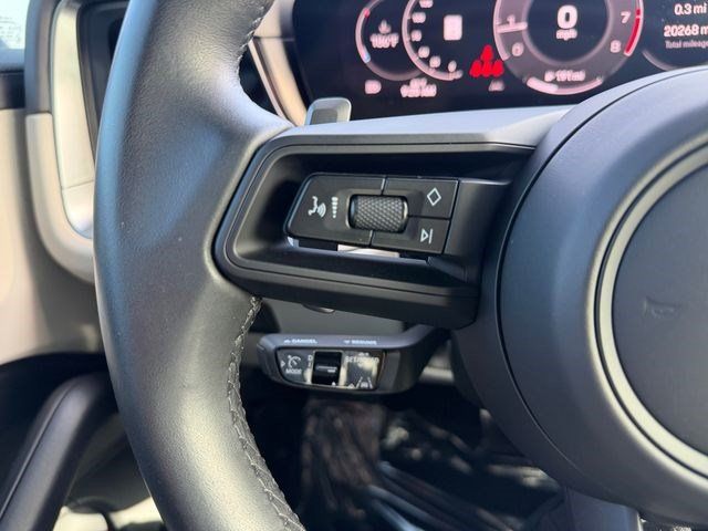 Used 2024 Porsche Cayenne S AWD/4WD image 22