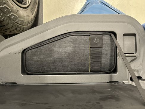 Used 2022 Rivian R1T Adventure image 32