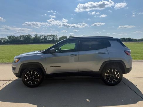 Used 2020 Jeep Compass Trailhawk AWD/4WD image 9