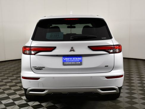 Used 2023 Mitsubishi Outlander SE AWD/4WD image 5