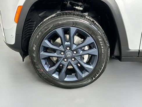 New 2026 Jeep Grand Cherokee L Limited AWD/4WD image 17