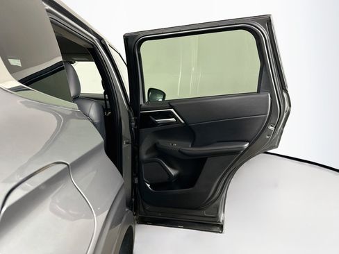 Used 2024 Mitsubishi Outlander SE AWD/4WD image 30