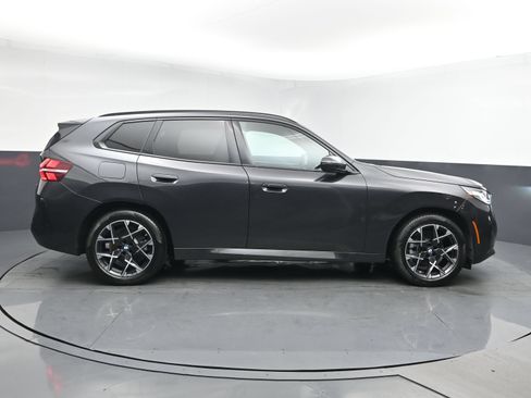 Used 2025 BMW X3 xDrive30i AWD/4WD image 3