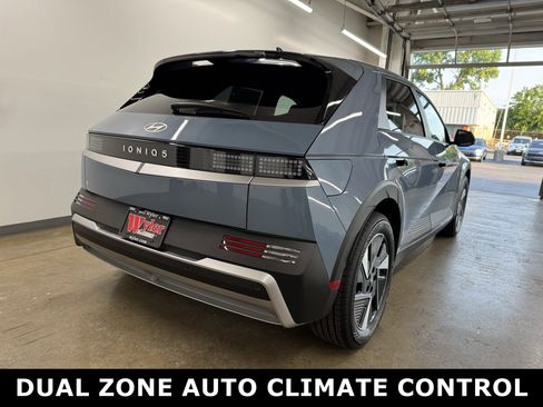 New 2025 Hyundai Ioniq 5 SE image 3