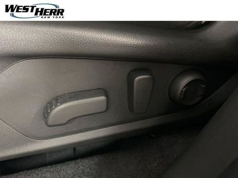 Used 2025 Subaru Forester Premium AWD/4WD image 41