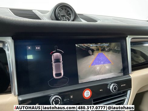 Used 2022 Porsche Macan S w/ Premium Package Plus image 31