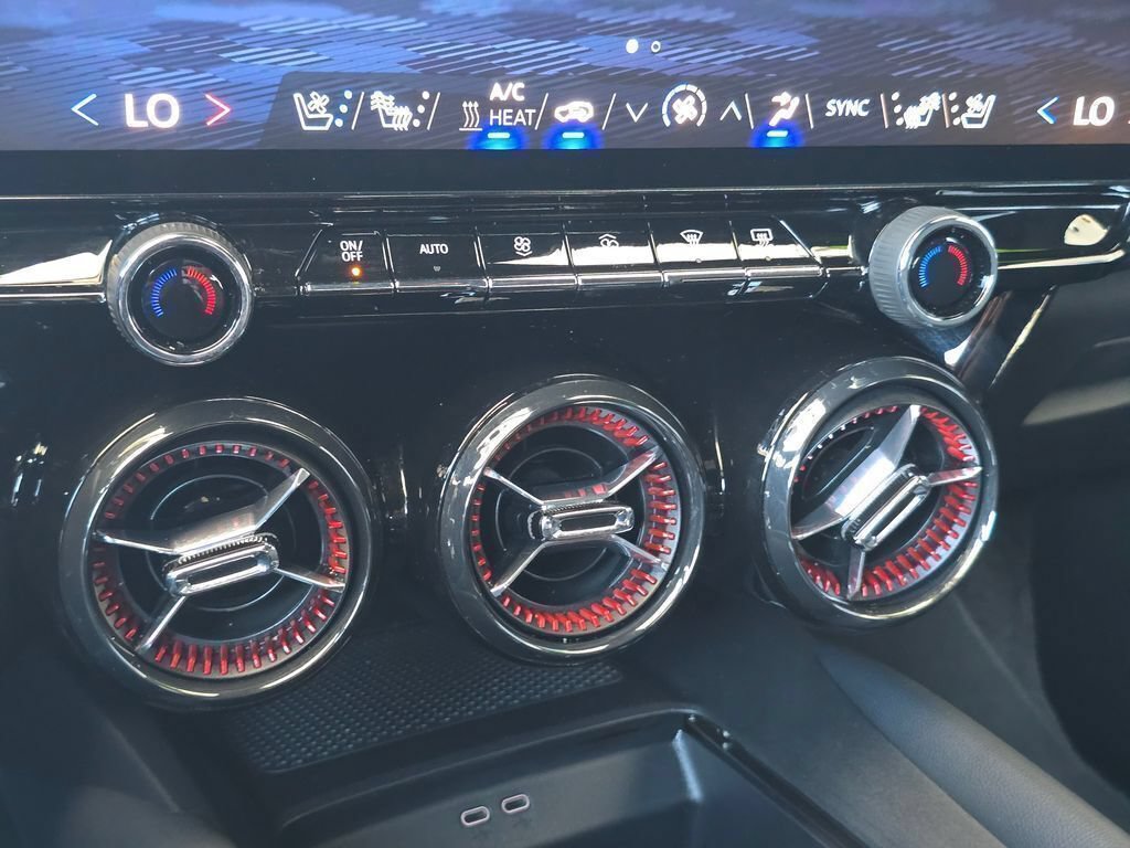 Used 2024 Chevrolet Blazer EV RS AWD/4WD image 25