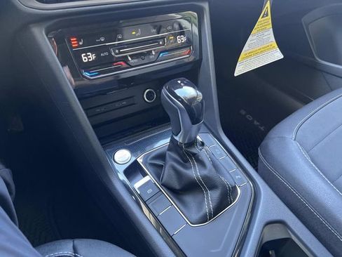 New 2026 Volkswagen Taos SE image 21