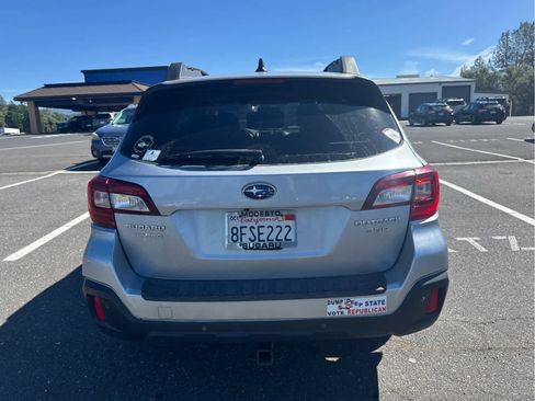 Used 2018 Subaru Outback 3.6R Limited image 6