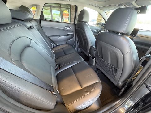 Used 2022 Hyundai Kona Limited FWD image 29