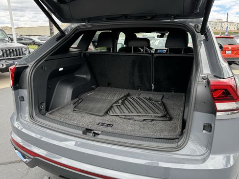 Used 2025 Volkswagen Atlas Cross Sport SE w/ Black Wheel Package FWD image 36