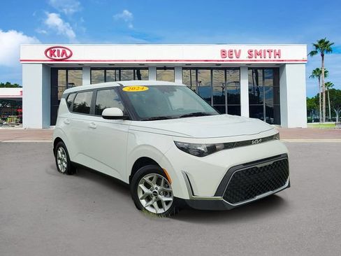 Certified 2024 Kia Soul LX w/ Option Group 015 FWD image 1