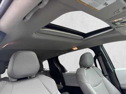 Certified 2025 Toyota Sienna XLE FWD image 29