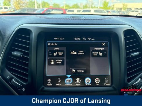 Used 2018 Jeep Cherokee Trailhawk w/ Comfort/Convenience Group AWD/4WD image 23