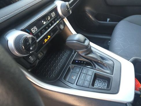 Used 2025 Toyota RAV4 XLE AWD/4WD image 24