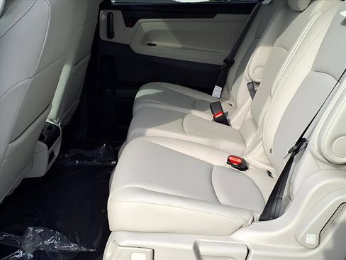 New 2026 Honda Odyssey EX-L image 13