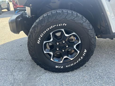 Used 2023 Jeep Wrangler Unlimited Rubicon 4xe w/ Cold Weather Group AWD/4WD image 9