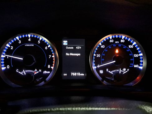 Certified 2018 Toyota Highlander Plus w/ Carpet Mat Package (TMS) image 26