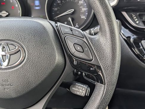 Used 2020 Toyota C-HR LE image 24