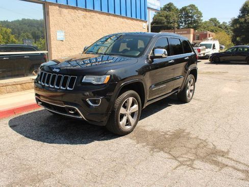 Used 2015 Jeep Grand Cherokee Overland w/ Advanced Technology Group AWD/4WD image 3